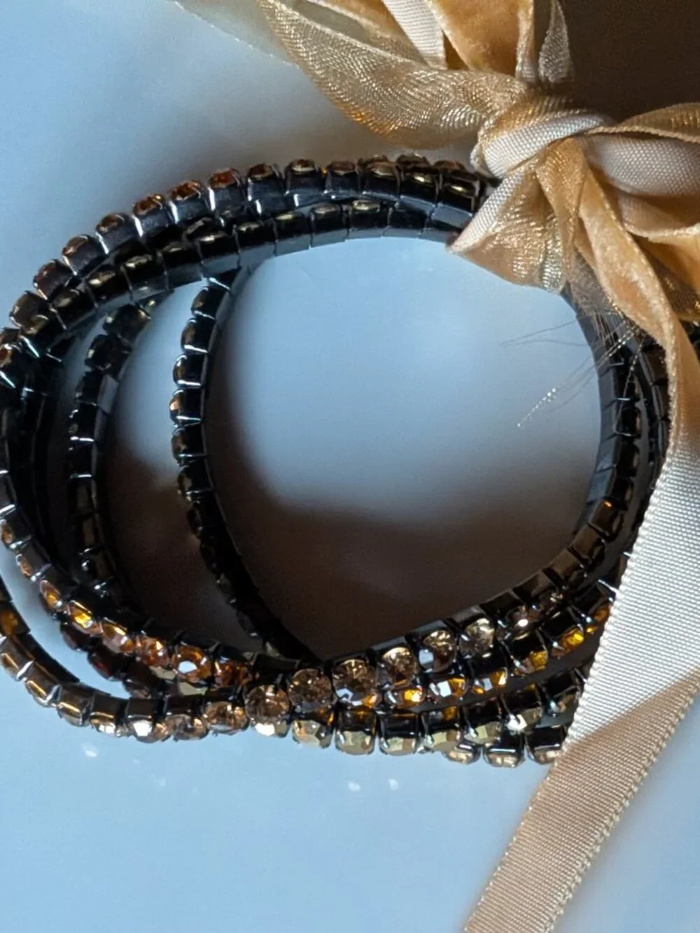 Zara Pack of Combined Elastic Rhinestone Bracelets with ribbons